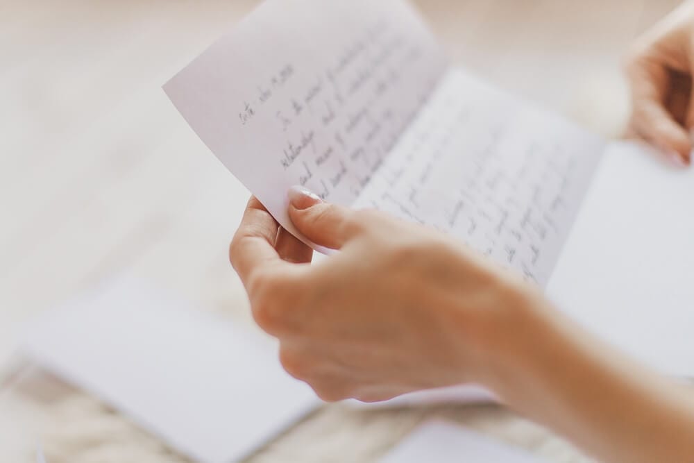 How to Write a Letter to Someone in Rehab?