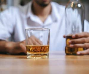 Is It Safe to Stop Drinking Alcohol Cold Turkey?